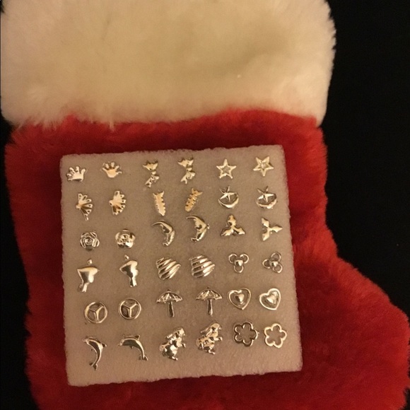 Last One NIB 18 Sterling Silver Childrens Earrings - Picture 3 of 4